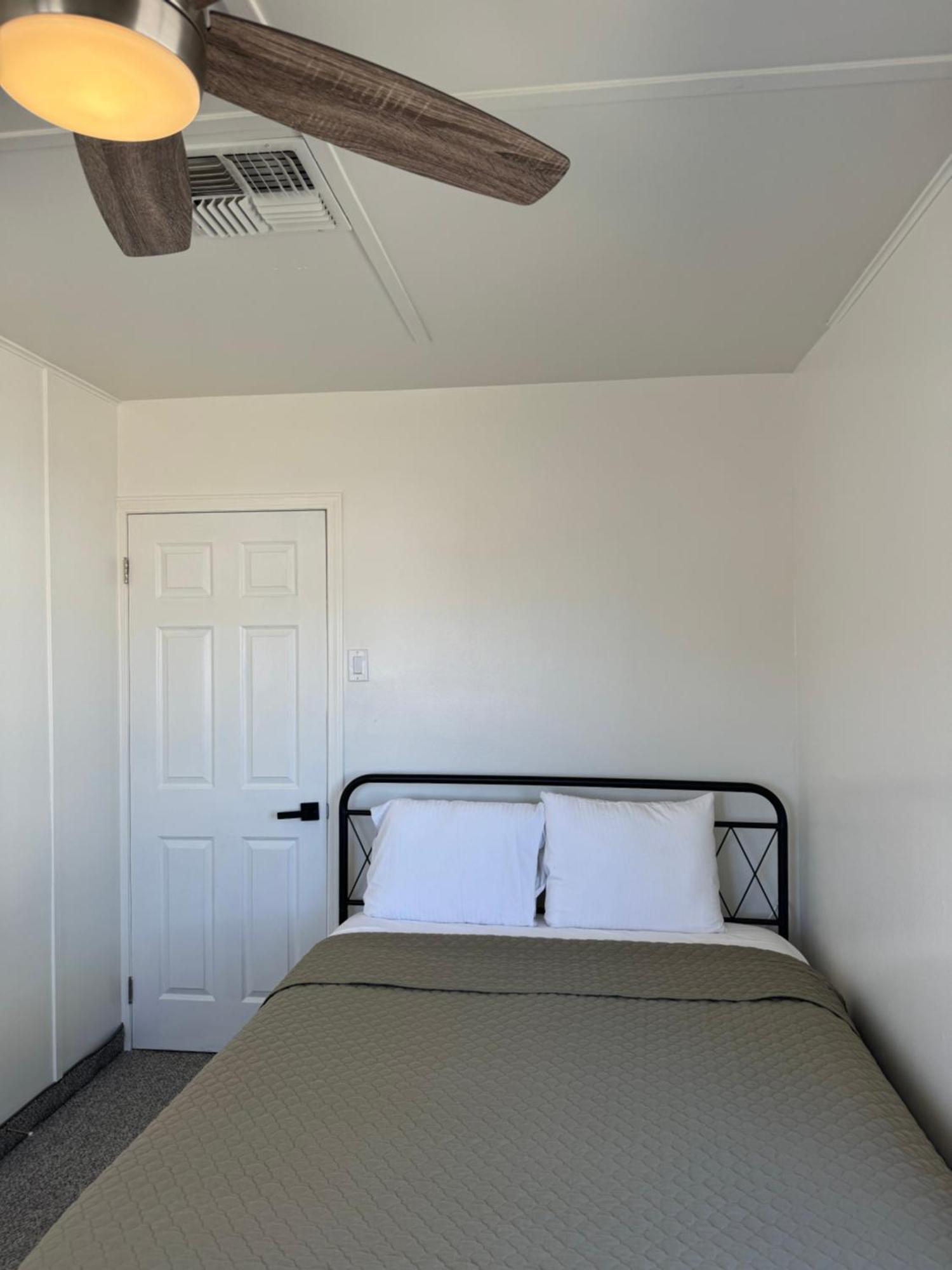 אינדפנדנס Eastern Sierra Motor Lodge מראה חיצוני תמונה
