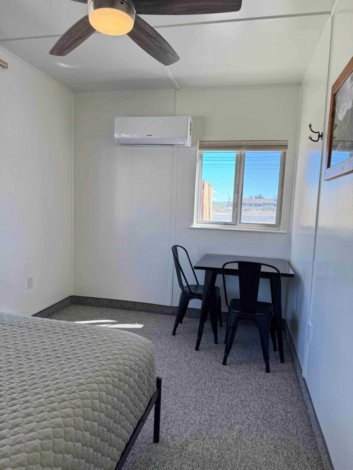 אינדפנדנס Eastern Sierra Motor Lodge מראה חיצוני תמונה