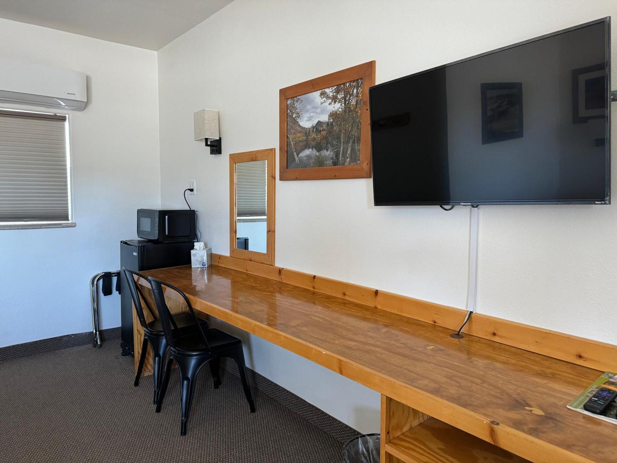 אינדפנדנס Eastern Sierra Motor Lodge מראה חיצוני תמונה